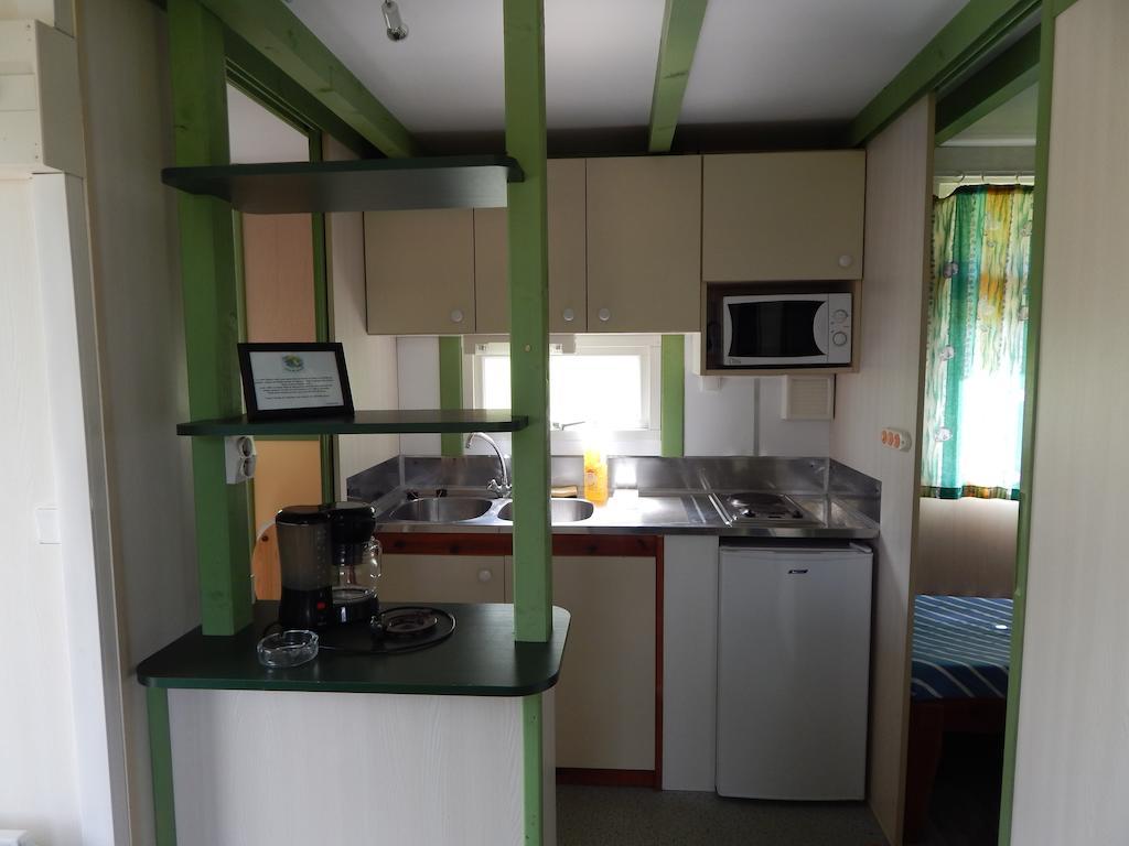 Camping Du Moulin Hotel Meyrieu-les-Etangs Habitación foto