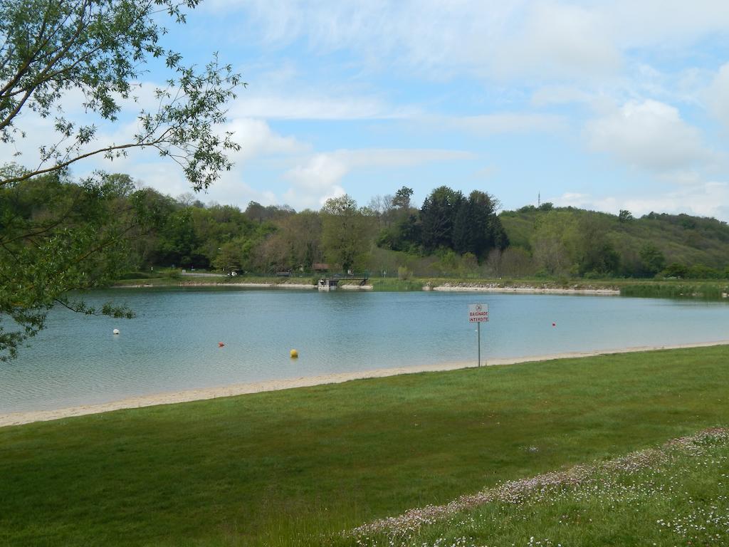 Camping Du Moulin Hotel Meyrieu-les-Etangs Exterior foto