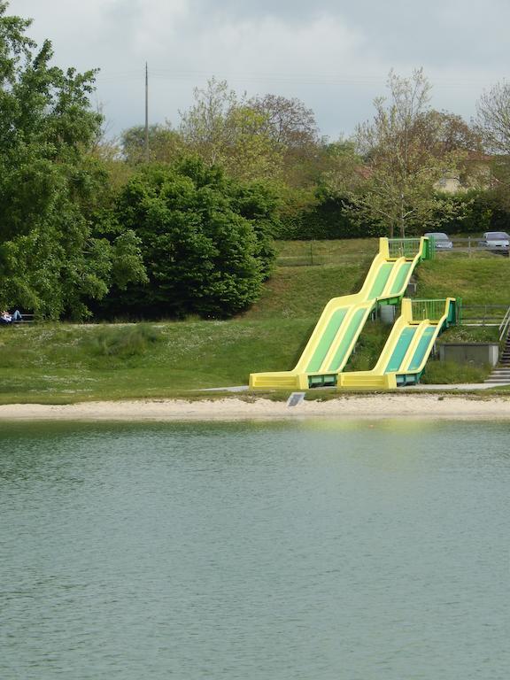Camping Du Moulin Hotel Meyrieu-les-Etangs Exterior foto