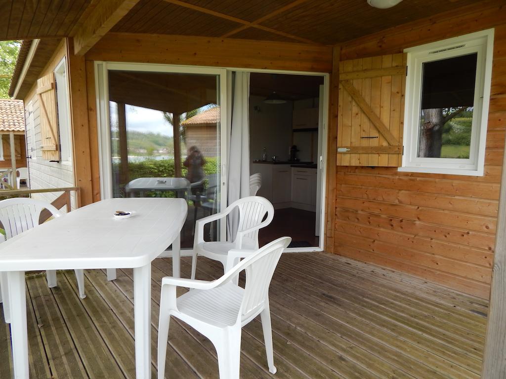 Camping Du Moulin Hotel Meyrieu-les-Etangs Habitación foto